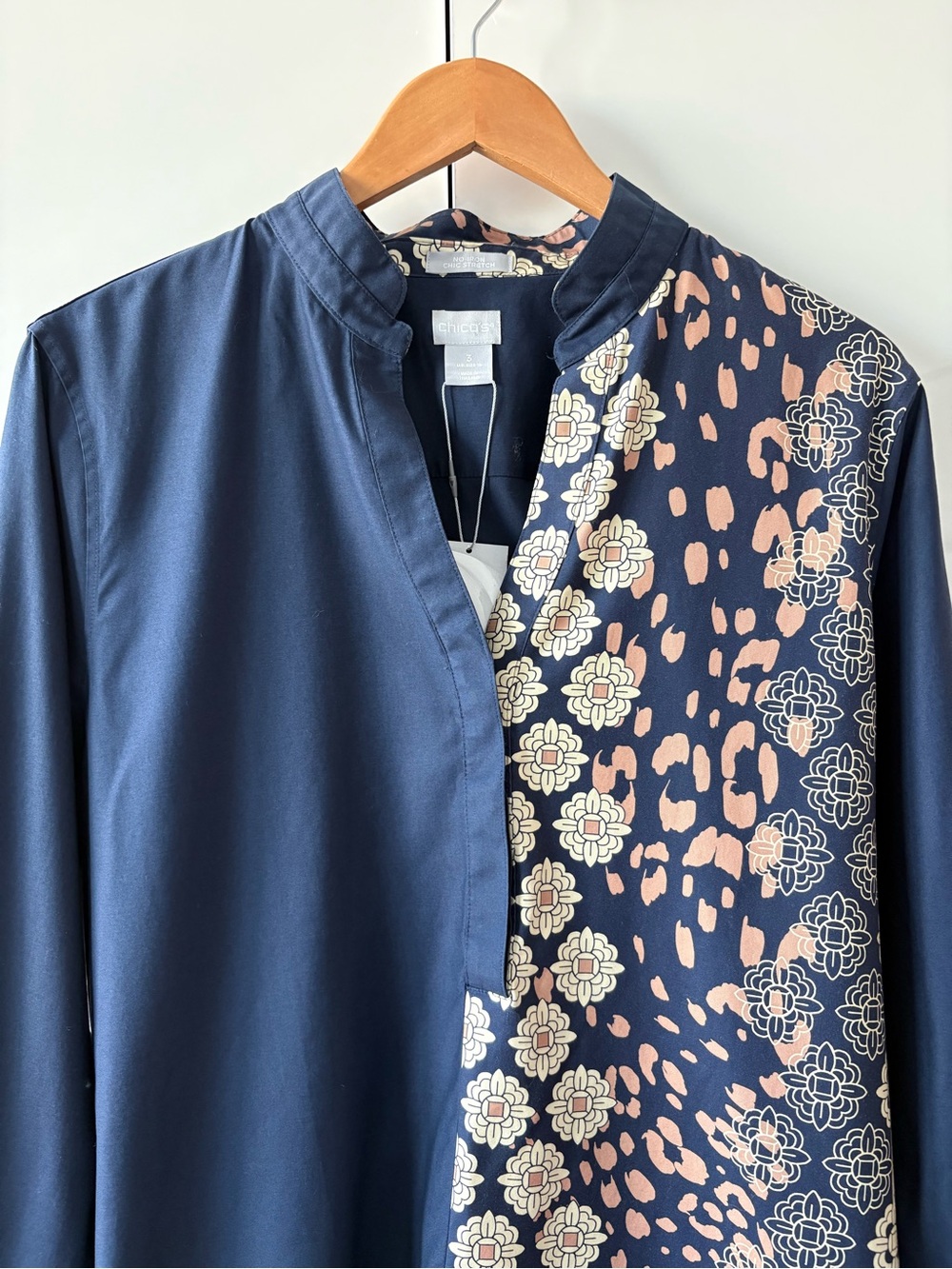 Chico’s Navy Patterned Non Iron Tunic Top - Picture 3 of 11